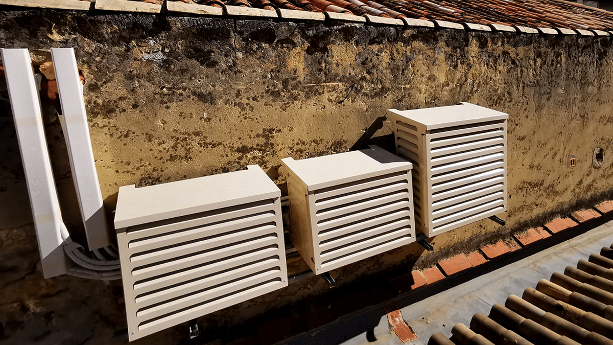 Quels sont les avantages d'un cache clim sur mesure ?